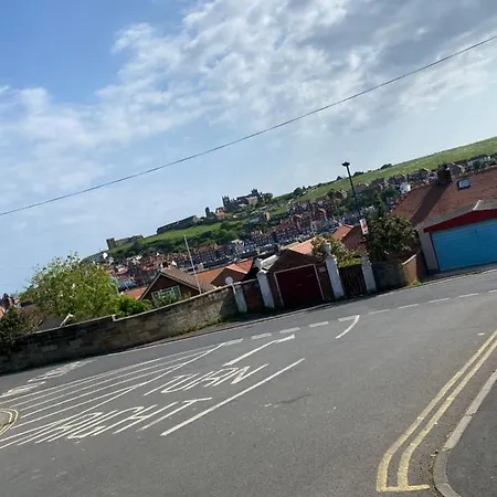 Апартаменты The Den